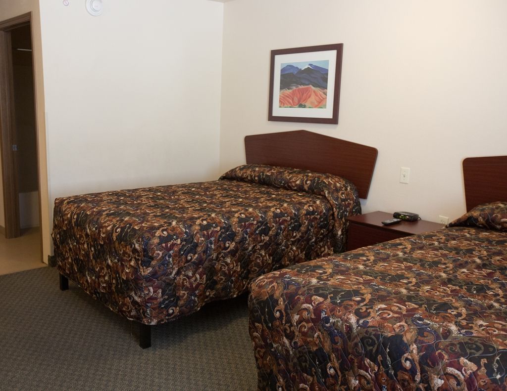 Woodspring Suites Kansas City Liberty Room photo